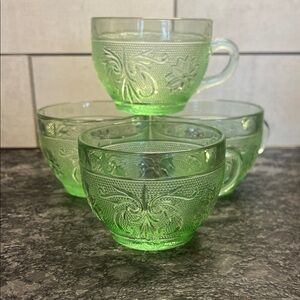 Indiana Glass Green Glass Tea Cups Set of 4. “Sandwich Pattern” Chantilly Green